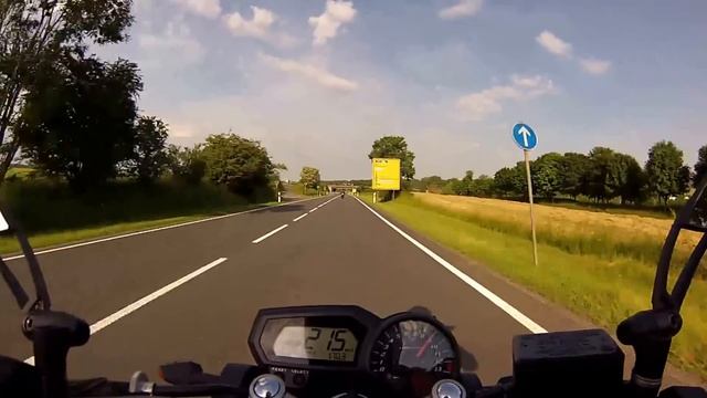 Yamaha FZ1 vs Honda CBR 600F смотреть онлайн