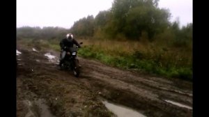 На мотоцикле по грязи