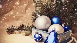 Новогодние игрушки свечи и хлопушки