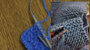 Простой жилет платочной вязкой