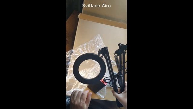 Лампа лупа з LED підсвіткою на струбцині