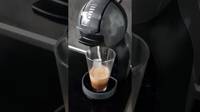 Wandelende herriemakende Dolce Gusto mini