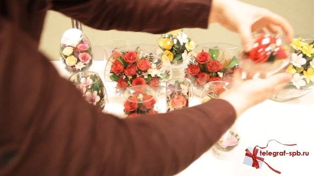 Композиция из живых цветов