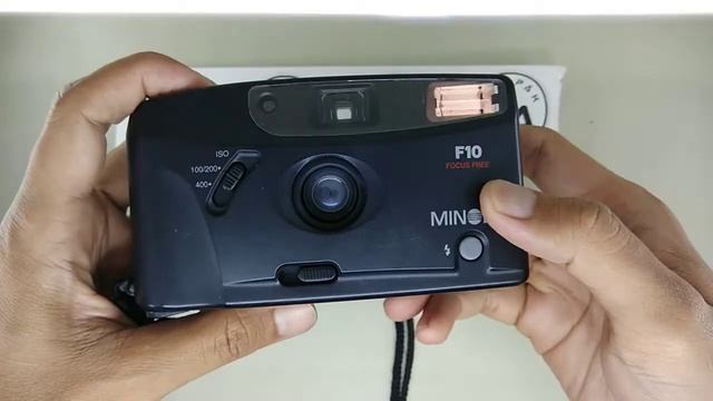 Kamera Analog Minolta F10 (1/2) смотреть онлайн