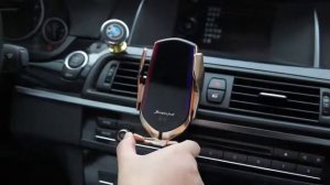 Автомобильный держатель для телефона с зарядкой