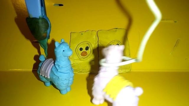 Лама рассказывает ламе анекдот про ламу