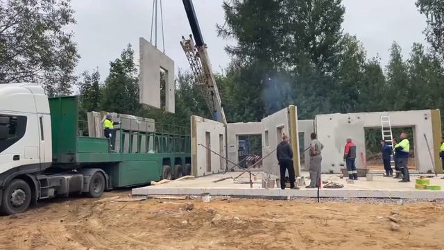 Монтаж ЖБИ плит, как собирают дом из железобетона