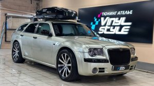 Оклейка кузова автомобиля Chrysler 300C пленкой песочного оттенка