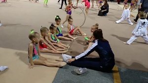Разминка перед выступлением по гимнастике
