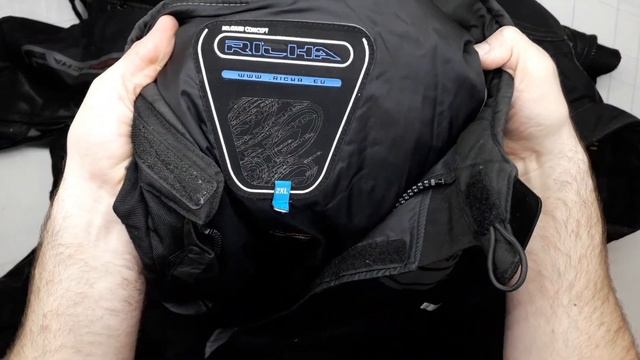 14466 МОТООДЕЖДА CL-BKR (cream/extra) 3 пак. Англия.14,9кг. 14,95€/кг. 9шт. смотреть онлайн