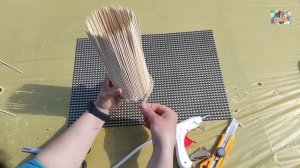 DIY Ваза для цветов из бамбуковых шпажек, палочек и пластиковой бутылки своими руками Декор Поделки