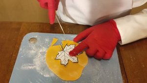 Осенние листья из мастики