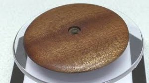 Как без токарного станка обработать круглую деталь. Кулон из дерева