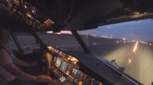 2 Вид из кабины пилота самолета ночной взлет / View from the cockpit of the Moscow night airplane
