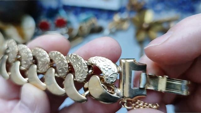 260. Распаковка лота с винтажными украшениями. часть вторая смотреть онлайн