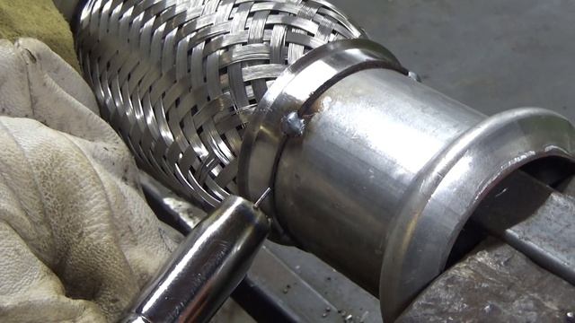 Сварка Полуавтоматом Автомобильной гофры глушителя.Как быстро заварить гофру
