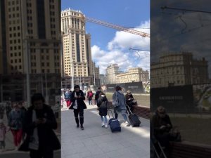 м. Павелецкая Замоскворецкая линия,  из центрального выхода Павелецкого ЖД Вокзала.
