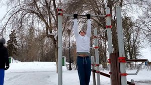 МОЯ УТРЕННЯЯ ТРЕНИРОВКА НА ТУРНИКЕ И БРУСЬЯХ