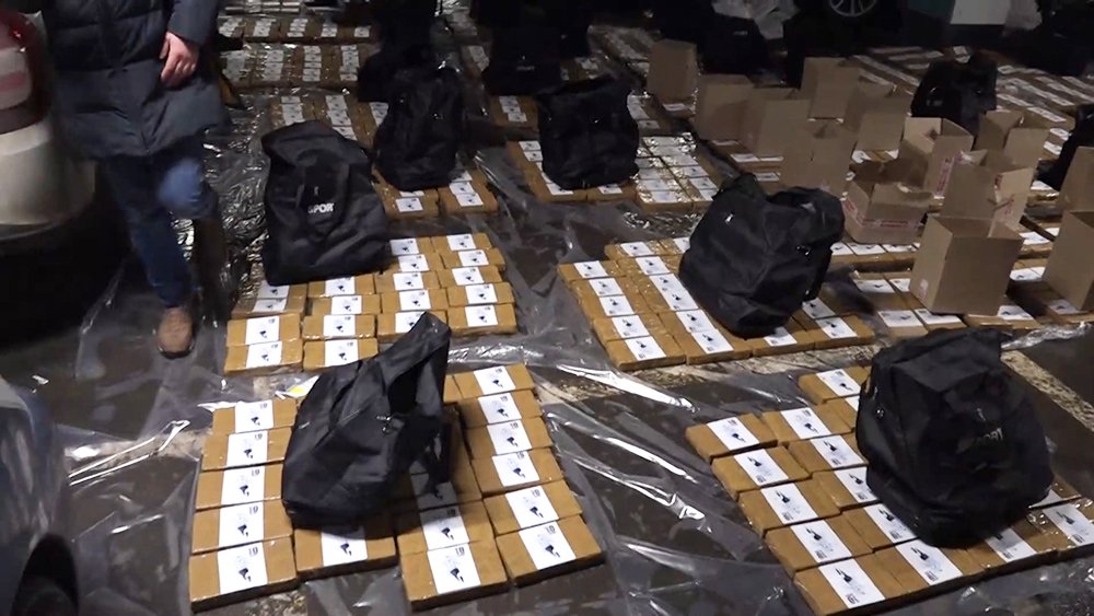 В Москве изъяли 673 килограмма латиноамериканского кокаина с изображением Месси / События на ТВЦ
