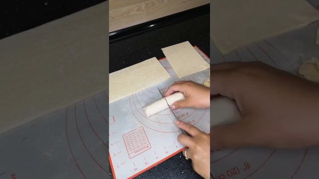 Как приготовить сосиски в тесте? Необычная подача смотреть онлайн