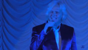 Исполнение песни:  - "Я к тебе не подойду"