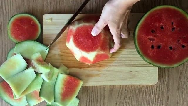 Как нарезать арбуз кубиками