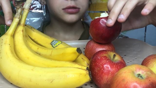 МУКБАНГ | БАНАНЫ | ЯБЛОКИ | ФРУКТЫ | Asmr | MUKBANG смотреть онлайн