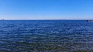 Море во Владивостоке на станции Вторая Речка в конце октября