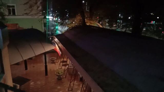 Панорама кафе Луганска,  вид со второго этажа с балкона на город,  на улицу Советская