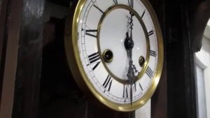 Часы старинные настенные с боем антиквариат