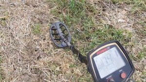 Поиск металла с металлоискателем Фишер Ф75