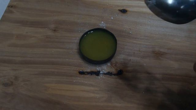 Раскаленный шар против зубного порошка и жидкого мыла. Experiment: Glowing 1000 Degree Metal Ball