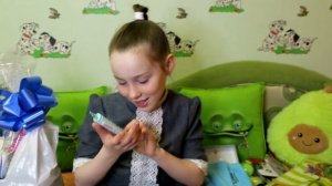 Мои ПОДАРКИ на День Рождения! ЧТО мне подарили одноклассники? Распаковка и обзор / Ульяна Синема