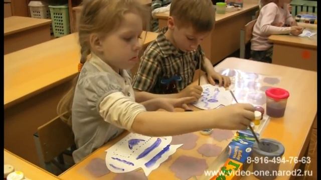 Один день в детском саду. Занятие по рисованию.