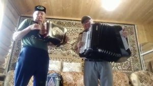 Тальян белэн баянда халык кое.