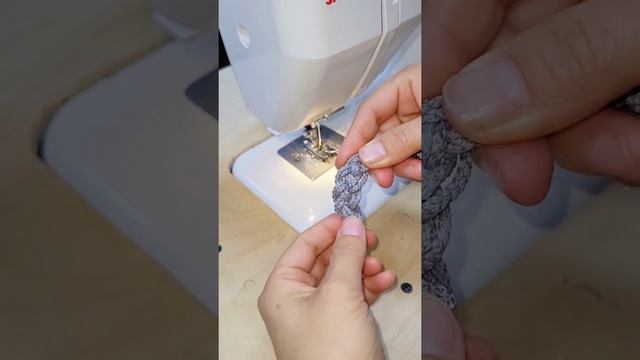 Мастер-класс по шитью сервировочной салфетки по технике зигзаг. Шьем из шнура. Видео урок по шитью