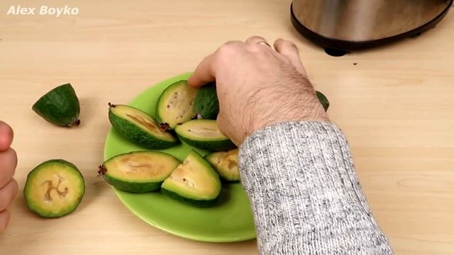Что если сделать сок из Фейхоа? Самый дорогой сок! Бедная соковыжималка. смотреть онлайн