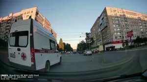 4.2.1 «Объезд препятствия справа» Скорая вырезает и создаёт аварийную ситуацию.