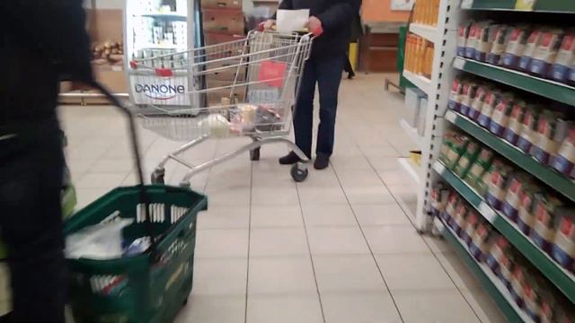 30 марта 2020 года. Москва. Сходил в торговый центр за продуктами. смотреть онлайн