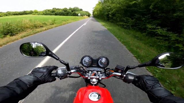 Essai de la Yamaha YBR 125 de 2005 : plaisir à petit prix смотреть онлайн