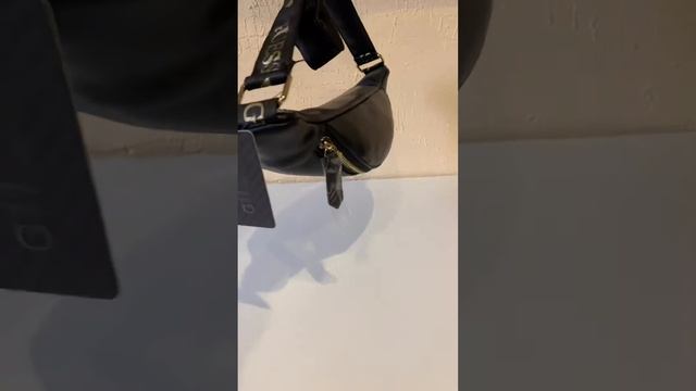 Поясная сумочка Guess