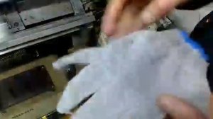 Производство перчаток рабочих.