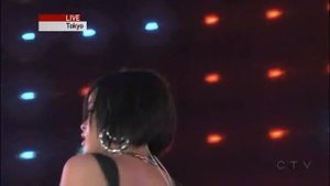 Rihanna - Umbrella live at Live Earth