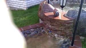 Ручей с прудами, водопадом, фонтанами и "гейзером"