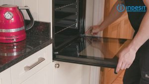 How to remove your oven door | by Indesit