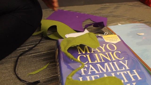 DIY Carnival Wire Bra Tutorial (Part 1) смотреть онлайн