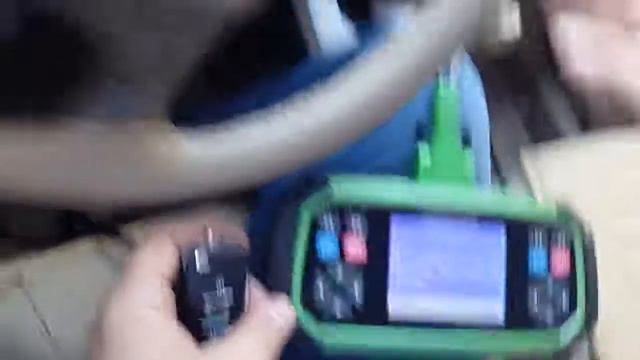 hyundai 2007 year tuscon remote programmed by X300 key master смотреть онлайн