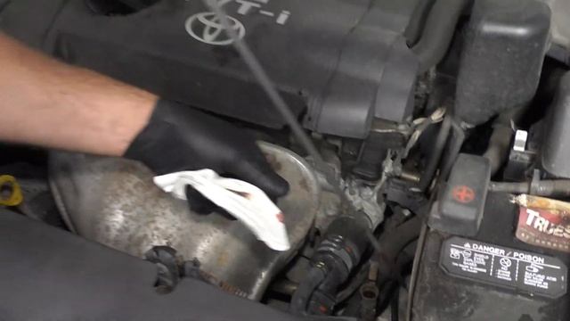 How to Check and Fill Transmission Fluid 05-16 Toyota RAV4 смотреть онлайн