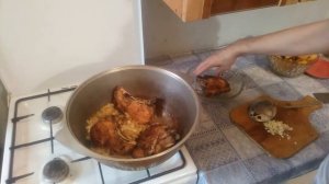 МЯСО НА КОСТОЧКЕ,ТУШЕННОЕ В КАЗАНЕ С КАРТОФЕЛЕМ