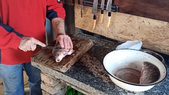 КАРАСЬ ЖАРЕНЫЙ НА САДЖЕ БЕЗ КОСТЕЙ.КАРАСЬ БЕЗ КОСТЕЙ НА КОСТРЕ. #24 смотреть онлайн